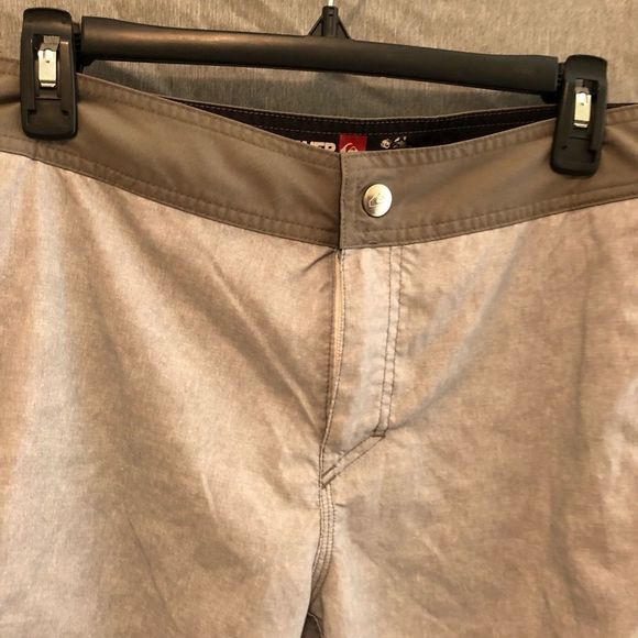 Gray Quicksilver Amphibians Hybrid Board Shorts Men’s Size 32 - Picture 3 of 8